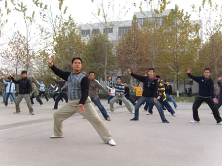 同会社长客座理工大学（图）
