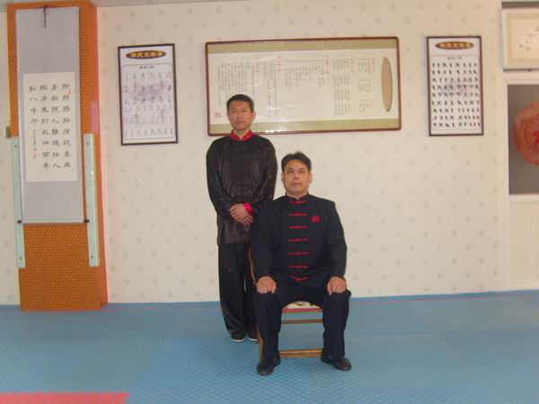 老学生 新友情