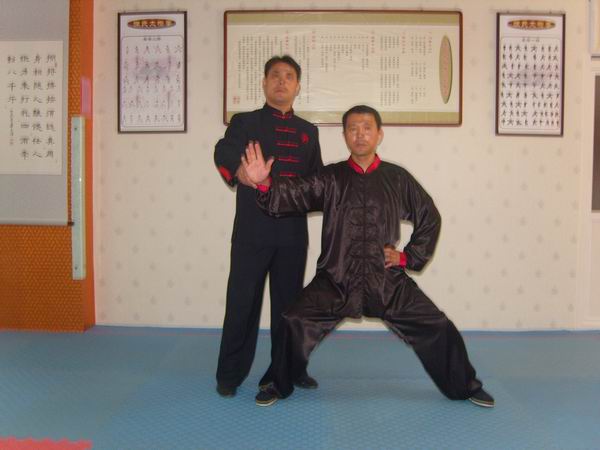 老学生 新友情
