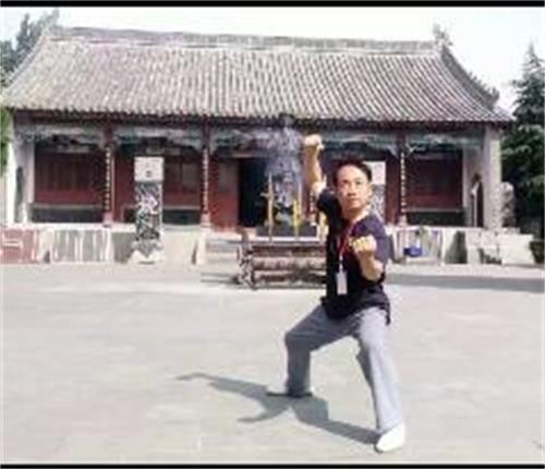 主教练  王贻亮