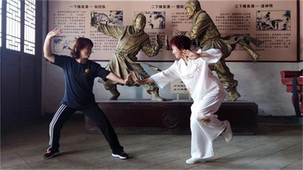 主教练  王红梅  赵文美