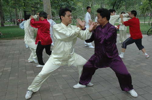 人民公园 清晨练功！